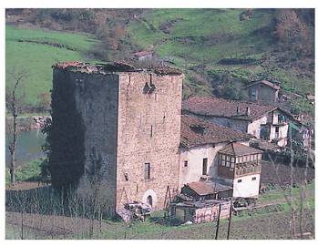 Euskal Herriko nekazaritza ikuspegia; haranetan barreiaturik bizi den biztanleriari dagokion kokaleku mota. Terreros dorretxea, Zallan (Bizkaia).<br><br>